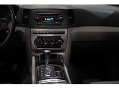 JEEP GRAND CHEROKEE 6.1 SRT HEMI 4X4 V8 16V 2006/2006 PASTORE CAR COLLECTION BENTO GONÇALVES / Carros no Vale