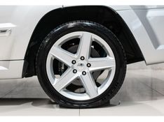 JEEP GRAND CHEROKEE 6.1 SRT HEMI 4X4 V8 16V 2006/2006 PASTORE CAR COLLECTION BENTO GONÇALVES / Carros no Vale