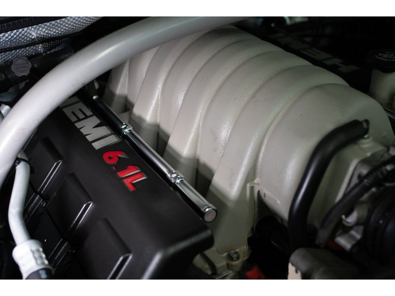 JEEP GRAND CHEROKEE 6.1 SRT HEMI 4X4 V8 16V 2006/2006 PASTORE CAR COLLECTION BENTO GONÇALVES / Carros no Vale JEEP GRAND CHEROKEE 6.1 SRT HEMI 4X4 V8 16V 2006/2006 PASTORE CAR COLLECTION BENTO GONÇALVES / Carros no Vale