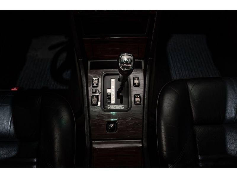 MERCEDES-BENZ C 280 2.8 CLASSIC V6 1994/1995 PASTORE CAR COLLECTION BENTO GONÇALVES / Carros no Vale