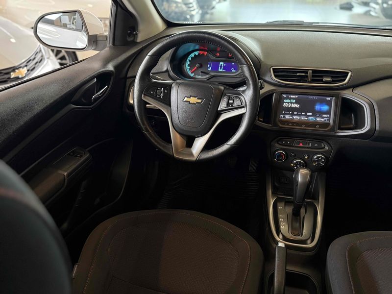 CHEVROLET ONIX 1.4 MPFI LT 8V 2015/2016 LEHMEN VEÍCULOS VENÂNCIO AIRES / Carros no Vale CHEVROLET ONIX 1.4 MPFI LT 8V 2015/2016 LEHMEN VEÍCULOS VENÂNCIO AIRES / Carros no Vale