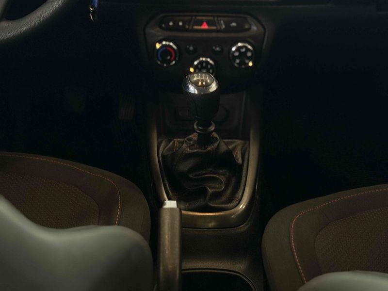 CHEVROLET ONIX 1.4 MPFI LT 8V 2015/2015 LEHMEN VEÍCULOS VENÂNCIO AIRES / Carros no Vale