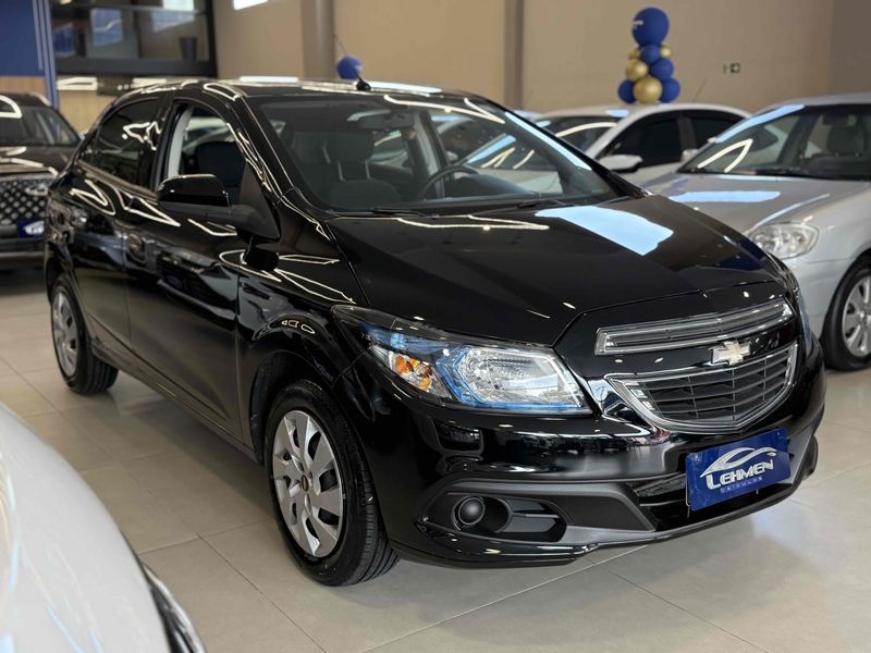 CHEVROLET ONIX 1.4 MPFI LT 8V 2015/2015 LEHMEN VEÍCULOS VENÂNCIO AIRES / Carros no Vale