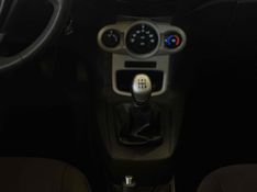 FORD FIESTA 1.6 SE HATCH 16V 2016/2017 LEHMEN VEÍCULOS VENÂNCIO AIRES / Carros no Vale