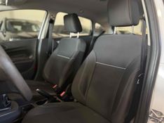 FORD FIESTA 1.6 SE HATCH 16V 2016/2017 LEHMEN VEÍCULOS VENÂNCIO AIRES / Carros no Vale