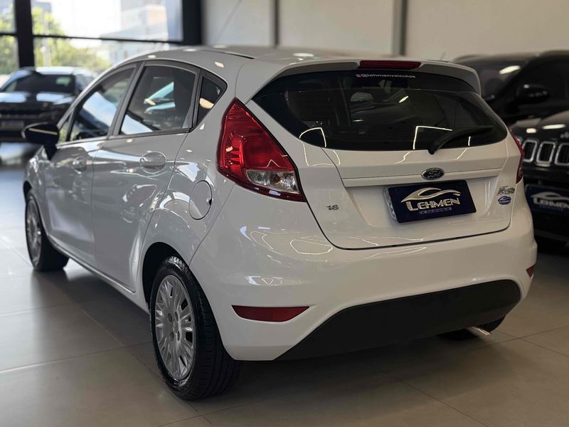 FORD FIESTA 1.6 SE HATCH 16V 2016/2017 LEHMEN VEÍCULOS VENÂNCIO AIRES / Carros no Vale