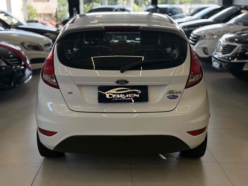FORD FIESTA 1.6 SE HATCH 16V 2016/2017 LEHMEN VEÍCULOS VENÂNCIO AIRES / Carros no Vale