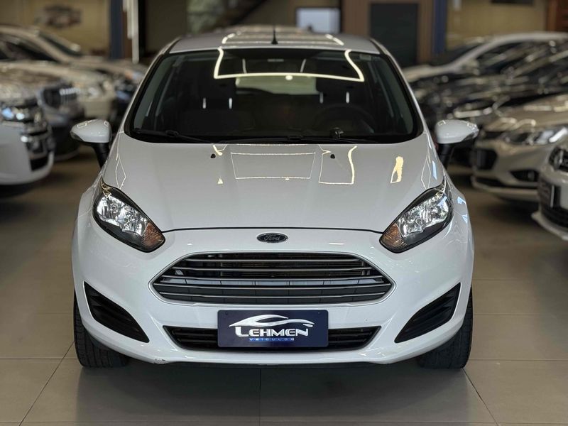 FORD FIESTA 1.6 SE HATCH 16V 2016/2017 LEHMEN VEÍCULOS VENÂNCIO AIRES / Carros no Vale
