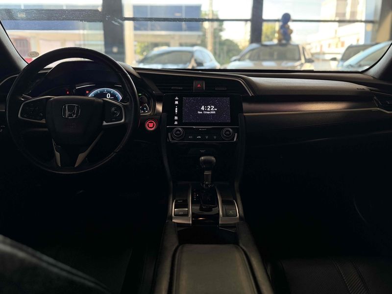 HONDA CIVIC 1.5 16V TURBO TOURING CVT 2016/2017 LEHMEN VEÍCULOS VENÂNCIO AIRES / Carros no Vale