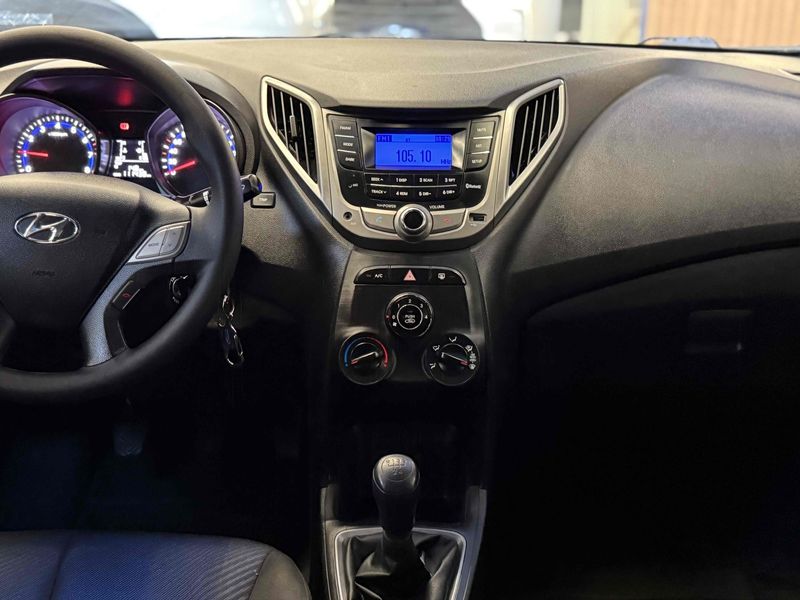 HYUNDAI HB20S 1.6 COMFORT PLUS 16V 2013/2014 LEHMEN VEÍCULOS VENÂNCIO AIRES / Carros no Vale