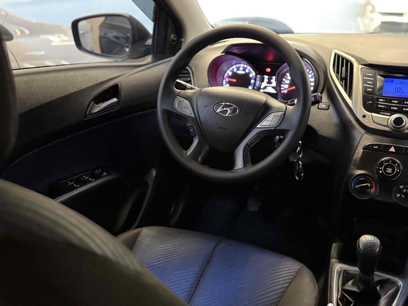HYUNDAI HB20S 1.6 COMFORT PLUS 16V 2013/2014 LEHMEN VEÍCULOS VENÂNCIO AIRES / Carros no Vale