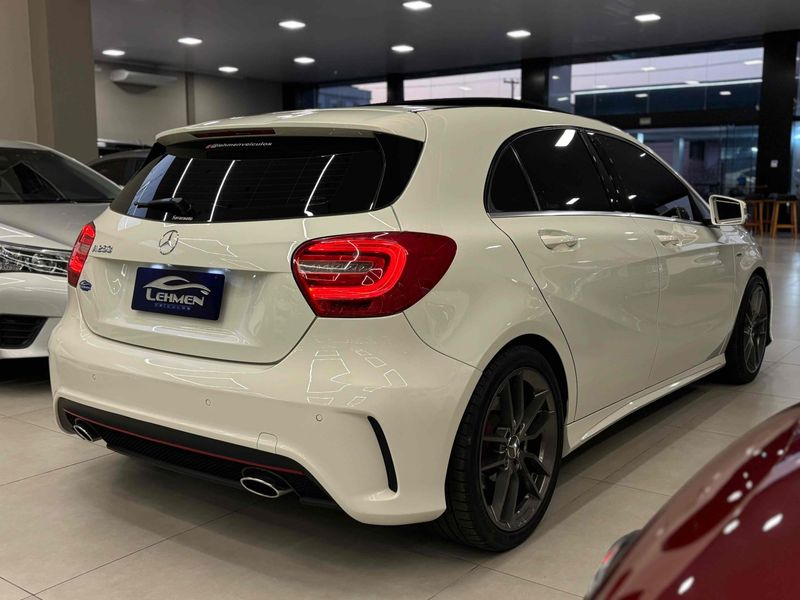 MERCEDES-BENZ A 250 2.0 SPORT TURBO AUTOMATIZADO 2014/2015 LEHMEN VEÍCULOS VENÂNCIO AIRES / Carros no Vale
