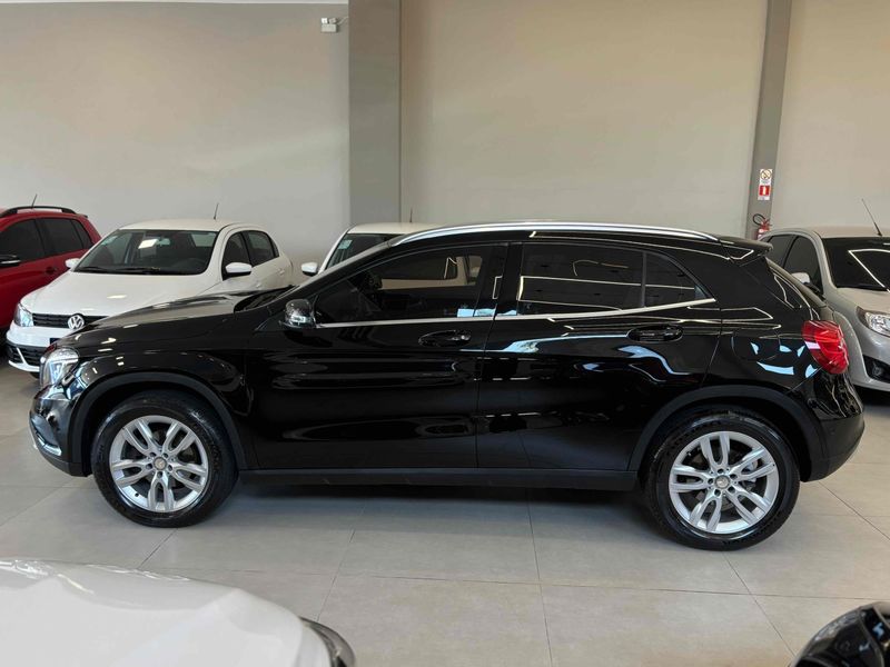 MERCEDES-BENZ GLA 200 1.6 CGI ADVANCE 16V TURBO 2016/2016 LEHMEN VEÍCULOS VENÂNCIO AIRES / Carros no Vale