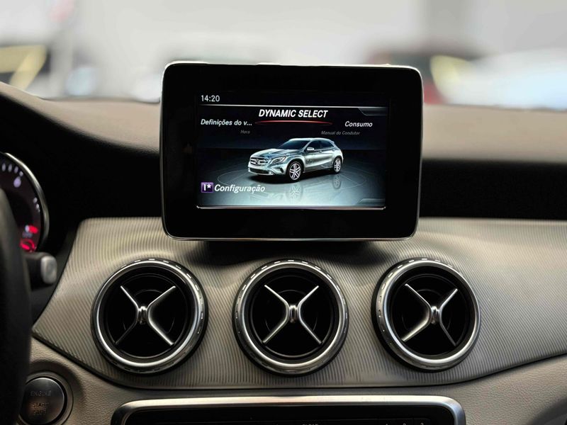 MERCEDES-BENZ GLA 200 1.6 CGI ADVANCE 16V TURBO 2016/2016 LEHMEN VEÍCULOS VENÂNCIO AIRES / Carros no Vale