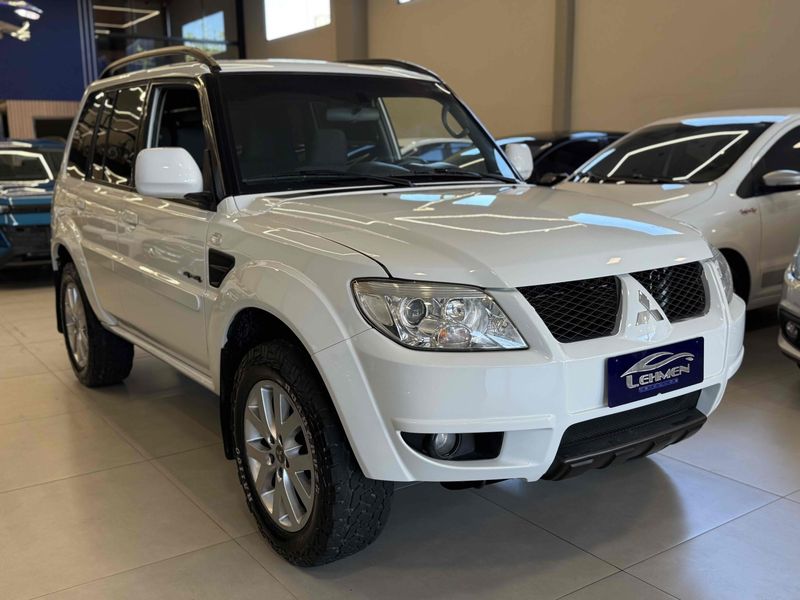 MITSUBISHI PAJERO TR4 2.0 4X4 16V 140CV 2012/2013 LEHMEN VEÍCULOS VENÂNCIO AIRES / Carros no Vale MITSUBISHI PAJERO TR4 2.0 4X4 16V 140CV 2012/2013 LEHMEN VEÍCULOS VENÂNCIO AIRES / Carros no Vale