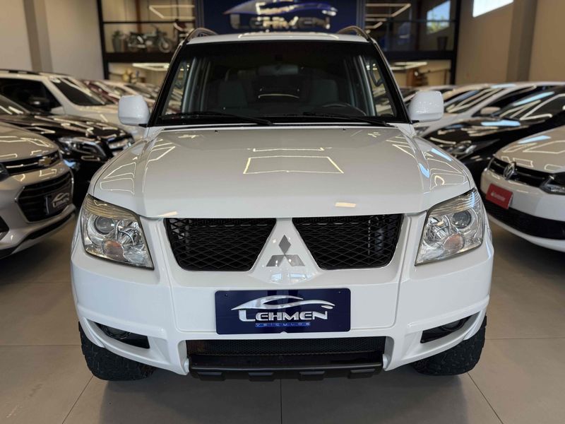 MITSUBISHI PAJERO TR4 2.0 4X4 16V 140CV 2012/2013 LEHMEN VEÍCULOS VENÂNCIO AIRES / Carros no Vale MITSUBISHI PAJERO TR4 2.0 4X4 16V 140CV 2012/2013 LEHMEN VEÍCULOS VENÂNCIO AIRES / Carros no Vale