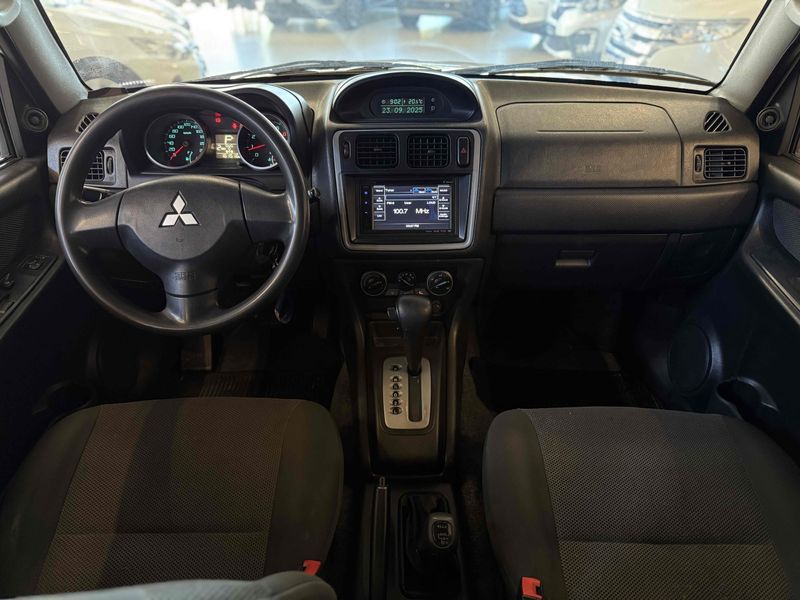 MITSUBISHI PAJERO TR4 2.0 4X4 16V 140CV 2012/2013 LEHMEN VEÍCULOS VENÂNCIO AIRES / Carros no Vale MITSUBISHI PAJERO TR4 2.0 4X4 16V 140CV 2012/2013 LEHMEN VEÍCULOS VENÂNCIO AIRES / Carros no Vale