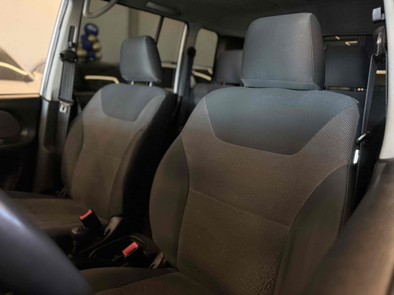 MITSUBISHI PAJERO TR4 2.0 4X4 16V 140CV 2012/2013 LEHMEN VEÍCULOS VENÂNCIO AIRES / Carros no Vale MITSUBISHI PAJERO TR4 2.0 4X4 16V 140CV 2012/2013 LEHMEN VEÍCULOS VENÂNCIO AIRES / Carros no Vale