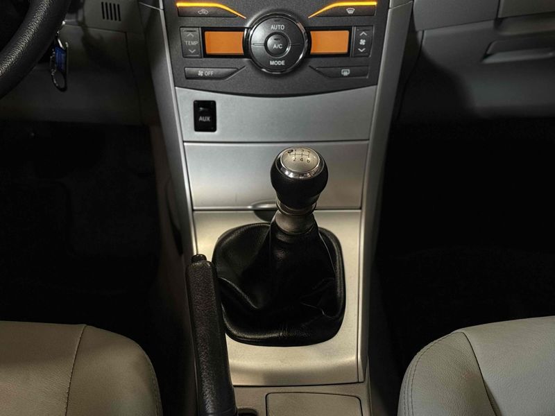 TOYOTA COROLLA 1.8 GLI 16V 2011/2012 LEHMEN VEÍCULOS VENÂNCIO AIRES / Carros no Vale