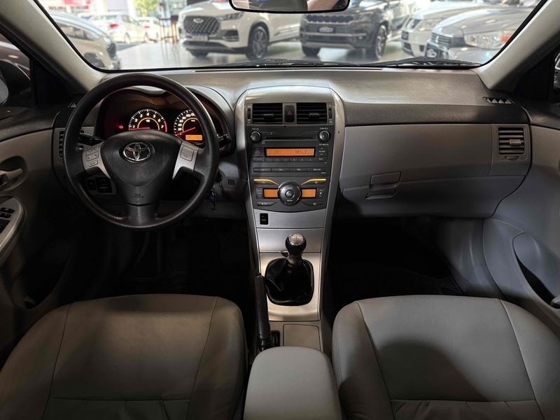 TOYOTA COROLLA 1.8 GLI 16V 2011/2012 LEHMEN VEÍCULOS VENÂNCIO AIRES / Carros no Vale