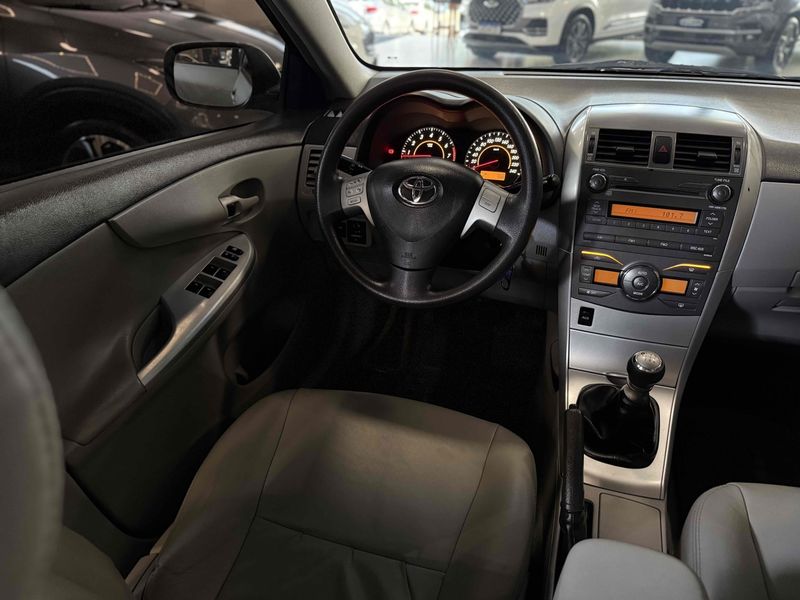 TOYOTA COROLLA 1.8 GLI 16V 2011/2012 LEHMEN VEÍCULOS VENÂNCIO AIRES / Carros no Vale