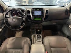 TOYOTA HILUX 3.0 SRV 4X4 CD 16V TURBO INTERCOOLER 2011/2011 LEHMEN VEÍCULOS VENÂNCIO AIRES / Carros no Vale