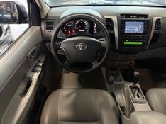 TOYOTA HILUX 3.0 SRV 4X4 CD 16V TURBO INTERCOOLER 2011/2011 LEHMEN VEÍCULOS VENÂNCIO AIRES / Carros no Vale