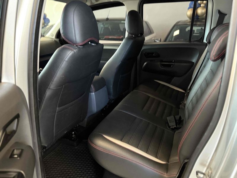 VOLKSWAGEN AMAROK 2.0 4X4 CD 16V TURBO INTERCOOLER 2013/2014 LEHMEN VEÍCULOS VENÂNCIO AIRES / Carros no Vale