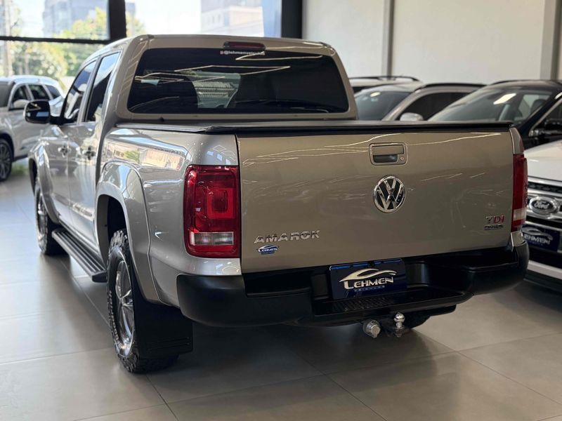 VOLKSWAGEN AMAROK 2.0 4X4 CD 16V TURBO INTERCOOLER 2013/2014 LEHMEN VEÍCULOS VENÂNCIO AIRES / Carros no Vale