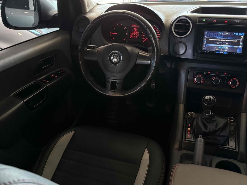 VOLKSWAGEN AMAROK 2.0 4X4 CD 16V TURBO INTERCOOLER 2013/2014 LEHMEN VEÍCULOS VENÂNCIO AIRES / Carros no Vale