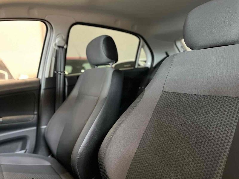 VOLKSWAGEN GOL 1.0 12V MPI TOTALFLEX 2022/2023 LEHMEN VEÍCULOS VENÂNCIO AIRES / Carros no Vale