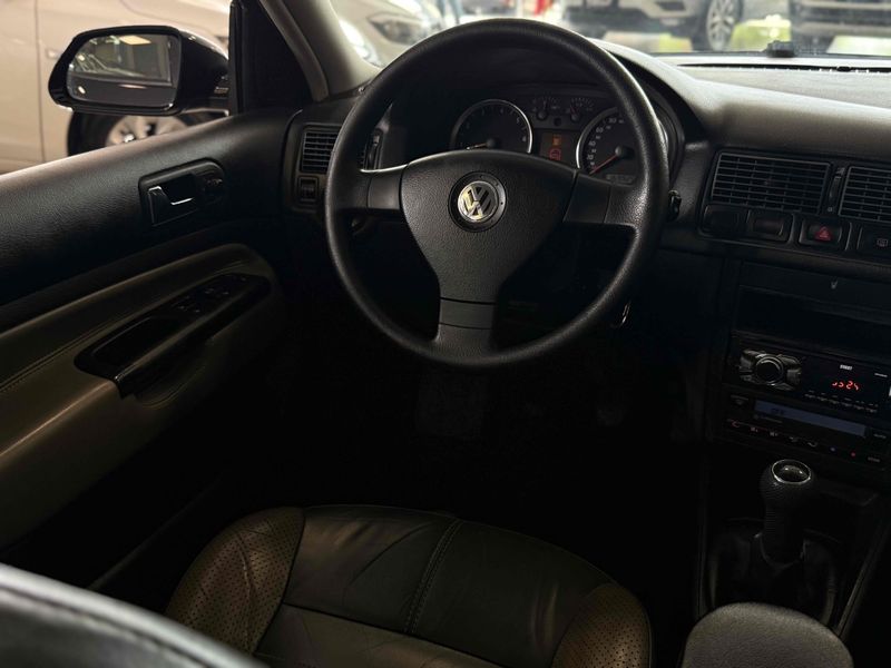 VOLKSWAGEN GOLF 1.6 MI SPORTLINE 8V 2009/2009 LEHMEN VEÍCULOS VENÂNCIO AIRES / Carros no Vale VOLKSWAGEN GOLF 1.6 MI SPORTLINE 8V 2009/2009 LEHMEN VEÍCULOS VENÂNCIO AIRES / Carros no Vale