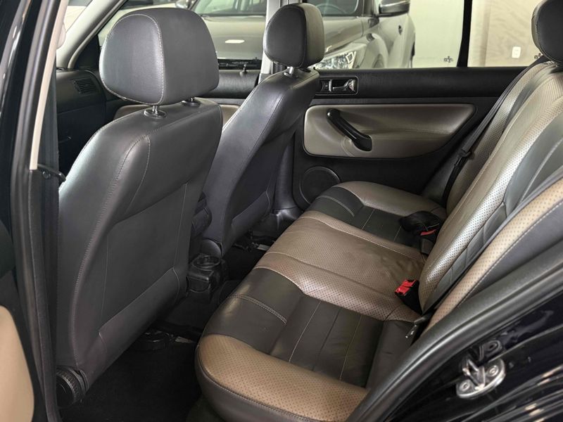 VOLKSWAGEN GOLF 1.6 MI SPORTLINE 8V 2009/2009 LEHMEN VEÍCULOS VENÂNCIO AIRES / Carros no Vale VOLKSWAGEN GOLF 1.6 MI SPORTLINE 8V 2009/2009 LEHMEN VEÍCULOS VENÂNCIO AIRES / Carros no Vale