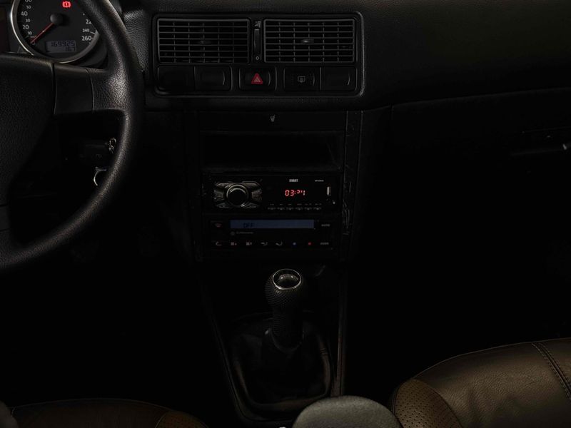 VOLKSWAGEN GOLF 1.6 MI SPORTLINE 8V 2009/2009 LEHMEN VEÍCULOS VENÂNCIO AIRES / Carros no Vale VOLKSWAGEN GOLF 1.6 MI SPORTLINE 8V 2009/2009 LEHMEN VEÍCULOS VENÂNCIO AIRES / Carros no Vale