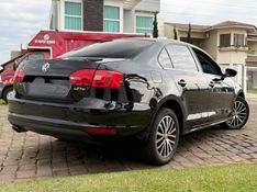 VOLKSWAGEN JETTA 2.0 TSI HIGHLINE 200CV TIPTRONIC 2011/2012 LEHMEN VEÍCULOS VENÂNCIO AIRES / Carros no Vale