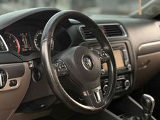 VOLKSWAGEN JETTA 2.0 TSI HIGHLINE 200CV TIPTRONIC 2011/2012 LEHMEN VEÍCULOS VENÂNCIO AIRES / Carros no Vale