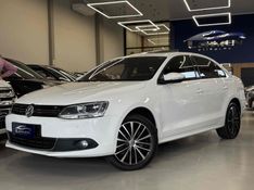 VOLKSWAGEN JETTA 2.0 TSI HIGHLINE 211CV TIPTRONIC 2013/2013 LEHMEN VEÍCULOS VENÂNCIO AIRES / Carros no Vale