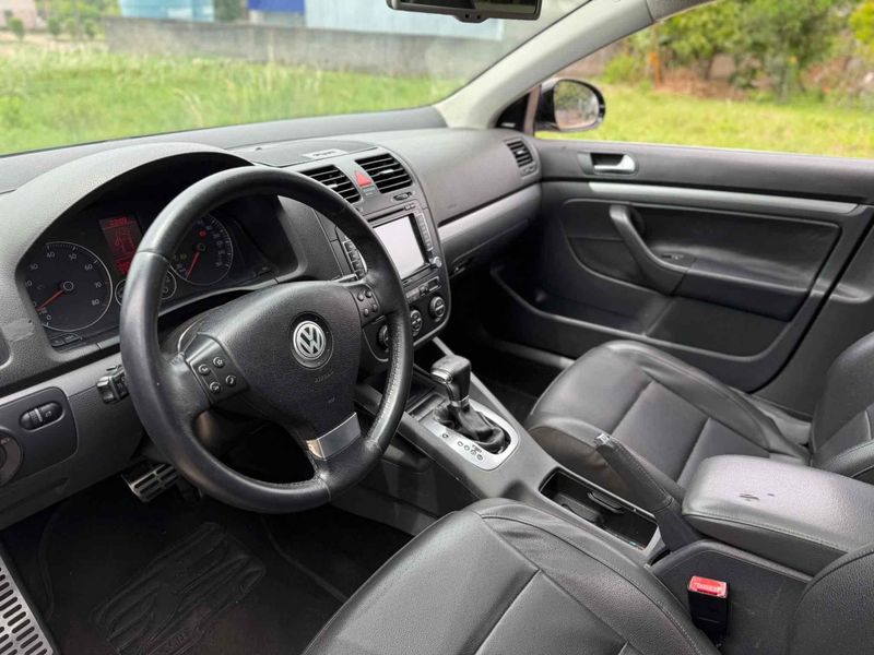 VOLKSWAGEN JETTA 2.5 I VARIANT 20V 170CV TIPTRONIC 2009/2009 LEHMEN VEÍCULOS VENÂNCIO AIRES / Carros no Vale