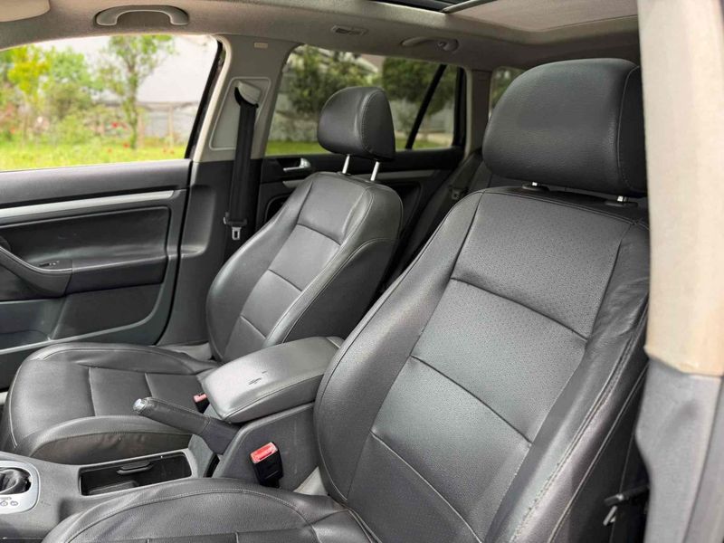 VOLKSWAGEN JETTA 2.5 I VARIANT 20V 170CV TIPTRONIC 2009/2009 LEHMEN VEÍCULOS VENÂNCIO AIRES / Carros no Vale