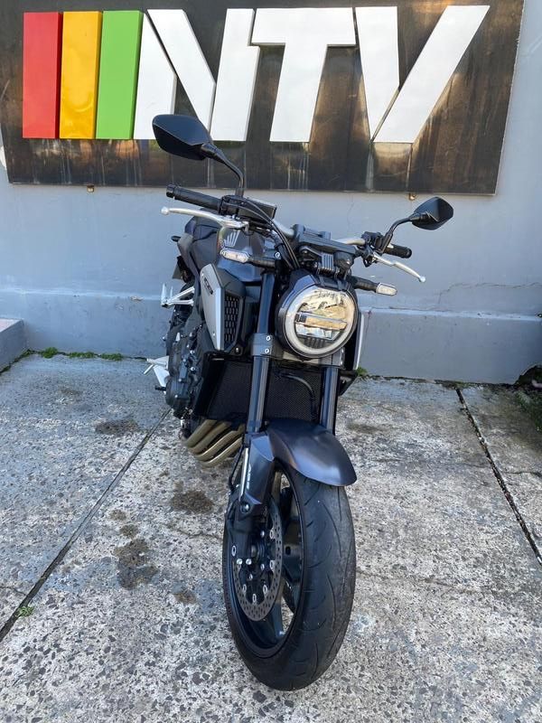 Honda Motos Cb 650r 2024/2024 NECO TOLATI VEÍCULOS VENÂNCIO AIRES / Carros no Vale