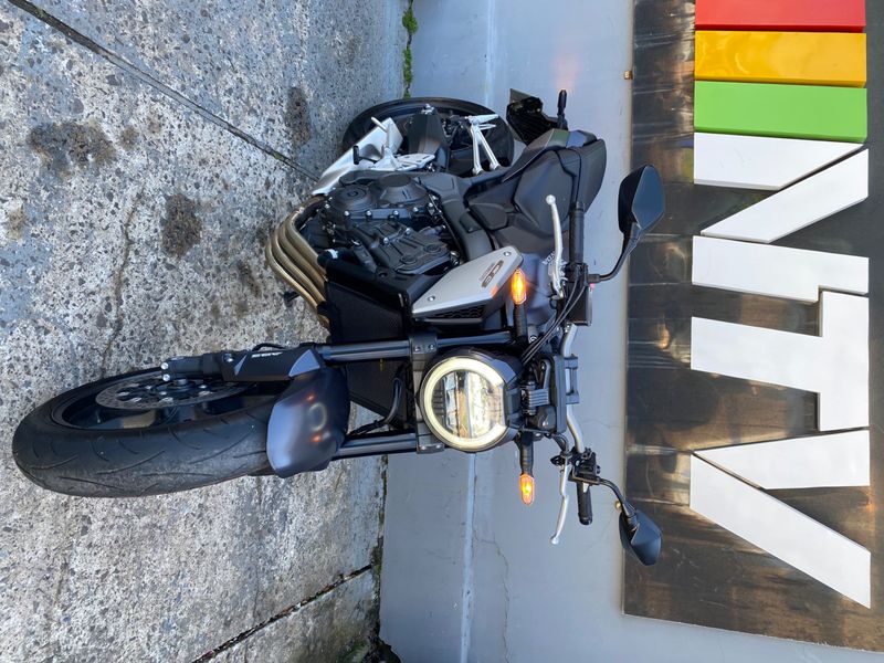 Honda Motos Cb 650r 2024/2024 NECO TOLATI VEÍCULOS VENÂNCIO AIRES / Carros no Vale