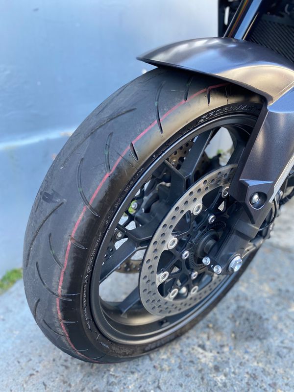 Honda Motos Cb 650r 2024/2024 NECO TOLATI VEÍCULOS VENÂNCIO AIRES / Carros no Vale