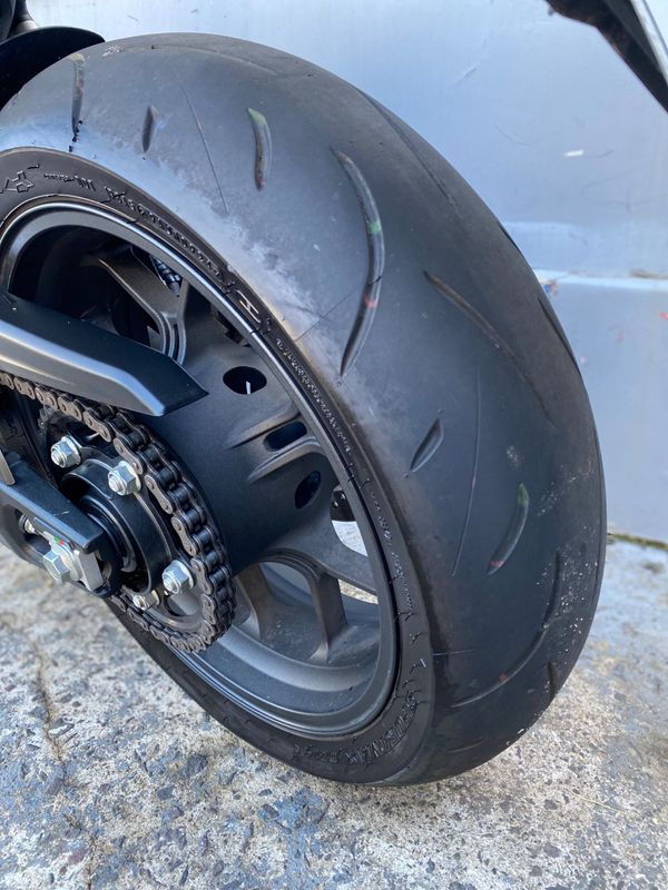 Honda Motos Cb 650r 2024/2024 NECO TOLATI VEÍCULOS VENÂNCIO AIRES / Carros no Vale