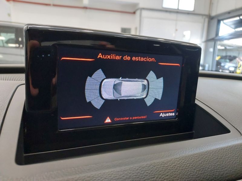 Audi Q3 1.4 TFSI AMBIENTE FLEX 4P S TRONIC 2016/2017 BETIOLO NOVOS E SEMINOVOS LAJEADO / Carros no Vale