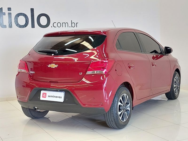 Chevrolet ONIX 1.0 MPFI LT 8V FLEX 4P MANUAL 2018/2019 BETIOLO NOVOS E SEMINOVOS LAJEADO / Carros no Vale Chevrolet ONIX 1.0 MPFI LT 8V FLEX 4P MANUAL 2018/2019 BETIOLO NOVOS E SEMINOVOS LAJEADO / Carros no Vale