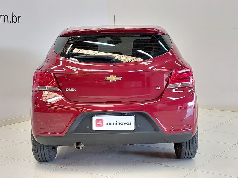 Chevrolet ONIX 1.0 MPFI LT 8V FLEX 4P MANUAL 2018/2019 BETIOLO NOVOS E SEMINOVOS LAJEADO / Carros no Vale Chevrolet ONIX 1.0 MPFI LT 8V FLEX 4P MANUAL 2018/2019 BETIOLO NOVOS E SEMINOVOS LAJEADO / Carros no Vale