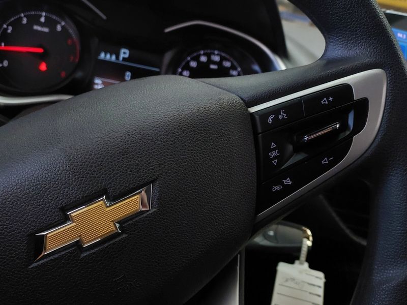 Chevrolet ONIX 1.0 TURBO FLEX LT AUTOMÁTICO 2021/2022 BETIOLO NOVOS E SEMINOVOS LAJEADO / Carros no Vale