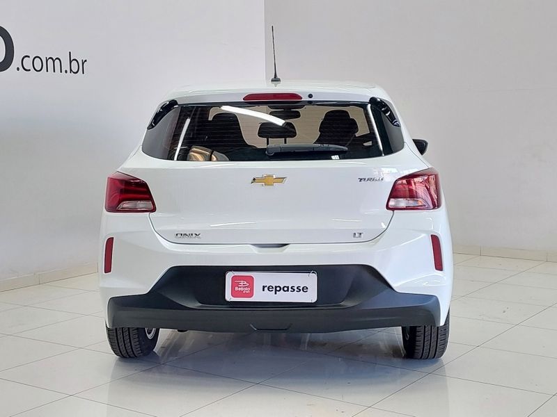 Chevrolet ONIX 1.0 TURBO FLEX LT AUTOMÁTICO 2021/2022 BETIOLO NOVOS E SEMINOVOS LAJEADO / Carros no Vale