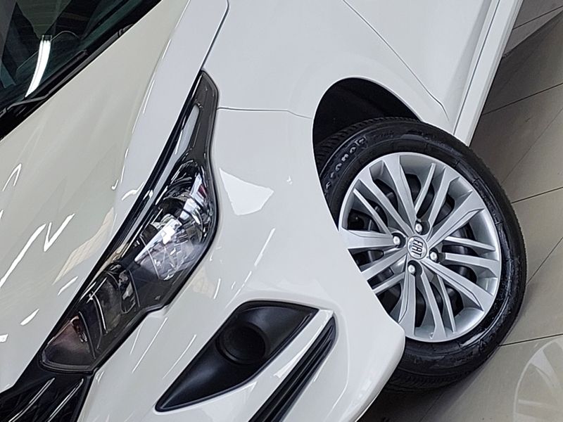 Fiat CRONOS 1.0 FIREFLY FLEX DRIVE MANUAL 2023/2024 BETIOLO NOVOS E SEMINOVOS LAJEADO / Carros no Vale