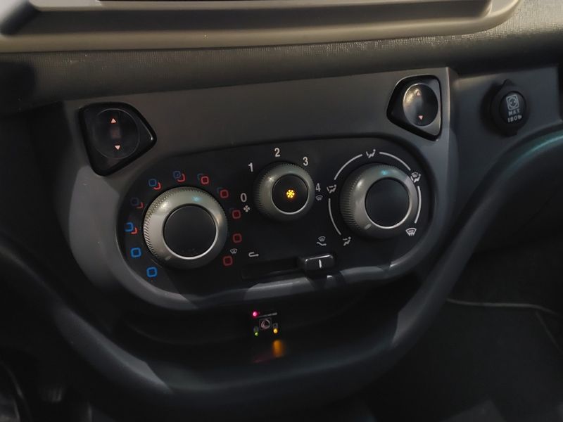 Fiat FIORINO 1.4 MPI FURGÃO 8V FLEX 2P MANUAL 2016/2017 BETIOLO NOVOS E SEMINOVOS LAJEADO / Carros no Vale Fiat FIORINO 1.4 MPI FURGÃO 8V FLEX 2P MANUAL 2016/2017 BETIOLO NOVOS E SEMINOVOS LAJEADO / Carros no Vale